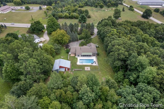 10226 SW Greenville Road, Greenville, MI 48838