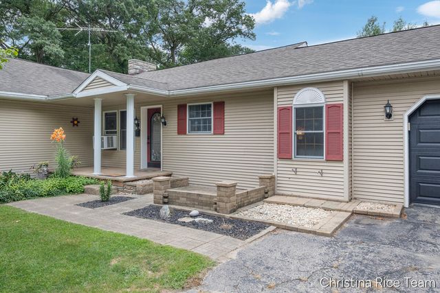 10226 SW Greenville Road, Greenville, MI 48838