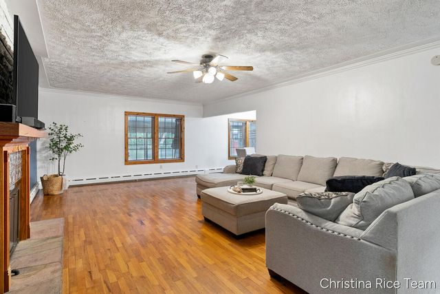 10226 SW Greenville Road, Greenville, MI 48838