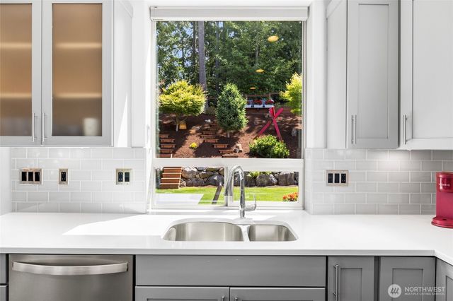 1216 Brookstone Drive, Bellingham, WA 98229