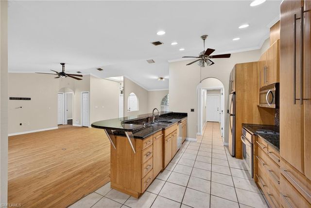 6890 Circle DR, Fort Myers, FL 33905