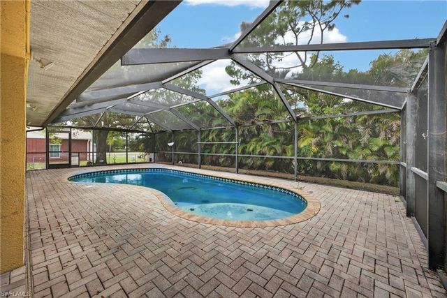 6890 Circle DR, Fort Myers, FL 33905