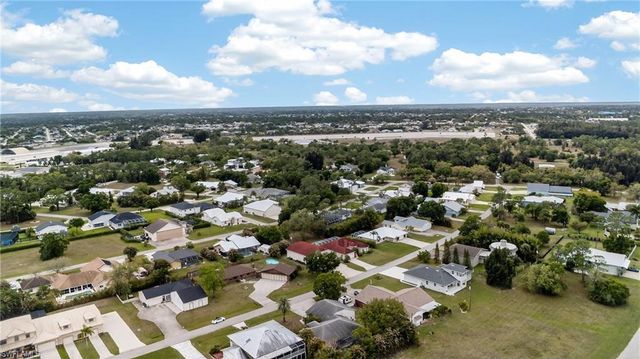 6890 Circle DR, Fort Myers, FL 33905
