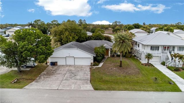 6890 Circle DR, Fort Myers, FL 33905