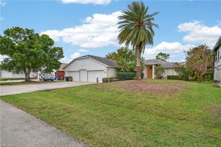 6890 Circle DR, Fort Myers, FL 33905