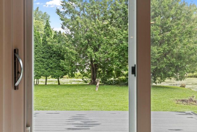 2084 S POINT COMFORT ROAD, Oshkosh, WI 54902