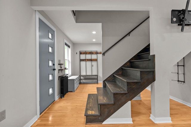 2084 S POINT COMFORT ROAD, Oshkosh, WI 54902