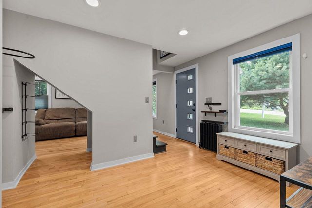 2084 S POINT COMFORT ROAD, Oshkosh, WI 54902