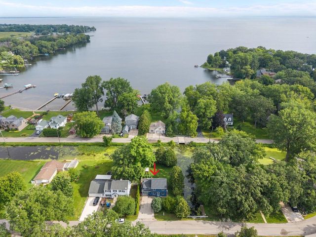 2084 S POINT COMFORT ROAD, Oshkosh, WI 54902