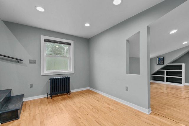 2084 S POINT COMFORT ROAD, Oshkosh, WI 54902