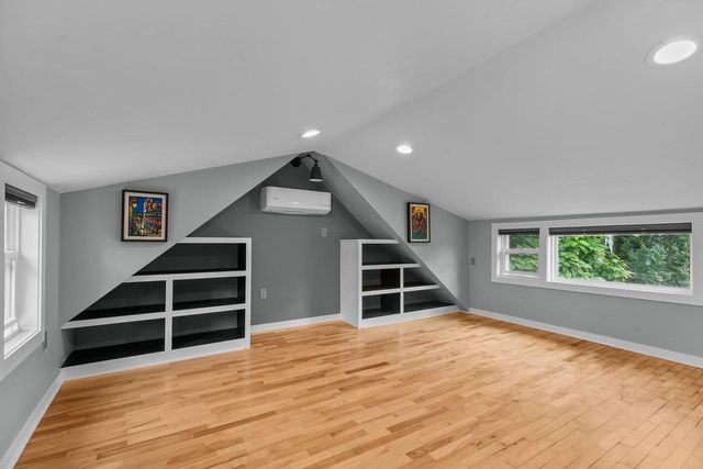 2084 S POINT COMFORT ROAD, Oshkosh, WI 54902