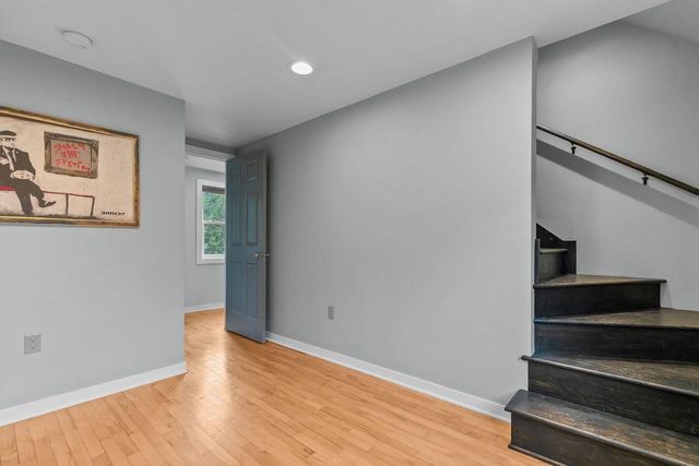 2084 S POINT COMFORT ROAD, Oshkosh, WI 54902