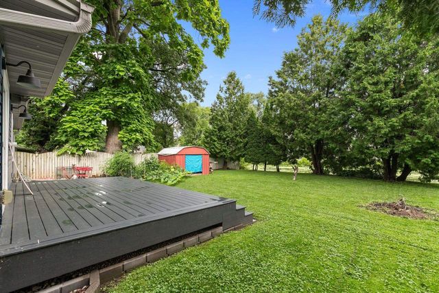 2084 S POINT COMFORT ROAD, Oshkosh, WI 54902