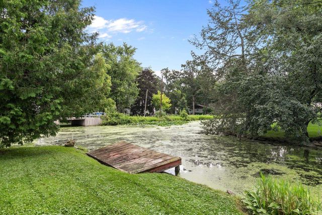 2084 S POINT COMFORT ROAD, Oshkosh, WI 54902