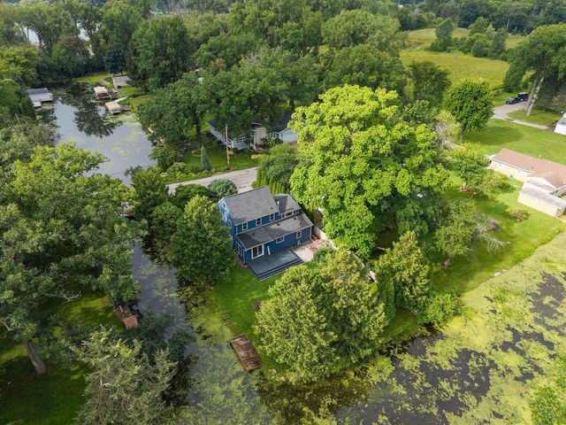 2084 S POINT COMFORT ROAD, Oshkosh, WI 54902