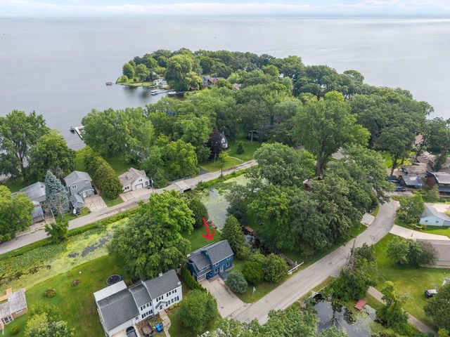 2084 S POINT COMFORT ROAD, Oshkosh, WI 54902