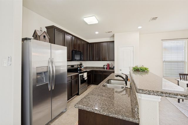 920 King George Lane, Savannah, TX 76227