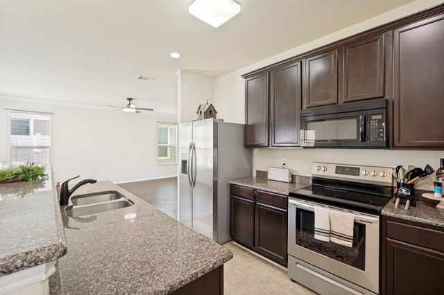 920 King George Lane, Savannah, TX 76227
