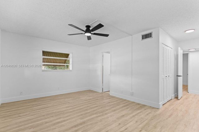 414 SE 10th St 108, Dania Beach, FL 33004