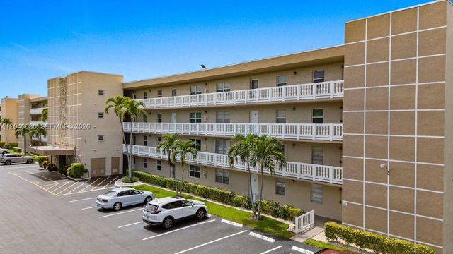 414 SE 10th St 108, Dania Beach, FL 33004