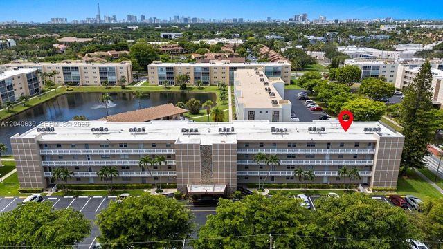 414 SE 10th St 108, Dania Beach, FL 33004