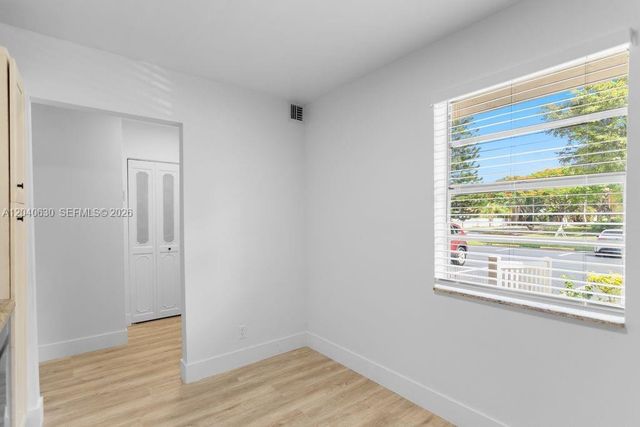 414 SE 10th St 108, Dania Beach, FL 33004