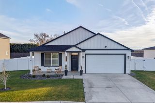 1509 Diamond Ave, Grandview, WA 98930