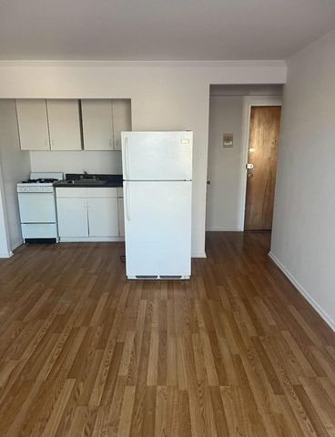 2610 W Berwyn Avenue 207, Chicago, IL 60625