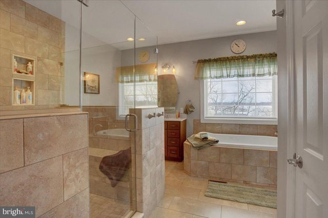 847 W KING ST, Waynesboro, PA 17268
