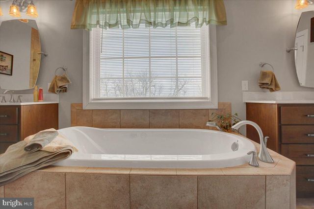 847 W KING ST, Waynesboro, PA 17268
