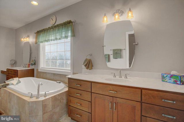 847 W KING ST, Waynesboro, PA 17268