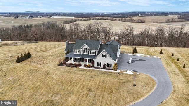 847 W KING ST, Waynesboro, PA 17268