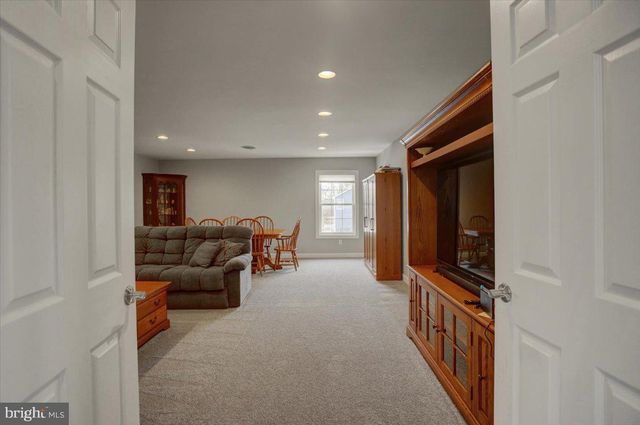 847 W KING ST, Waynesboro, PA 17268