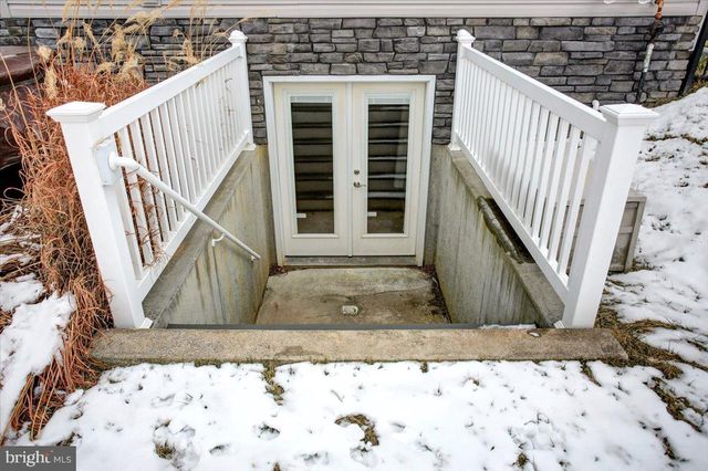 847 W KING ST, Waynesboro, PA 17268