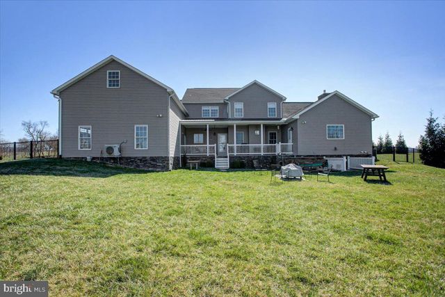 847 W KING ST, Waynesboro, PA 17268