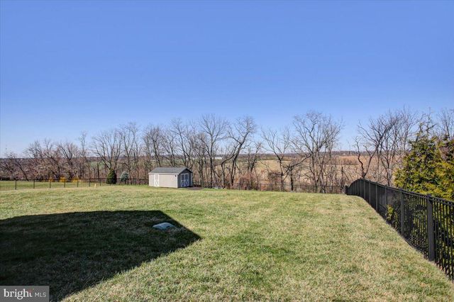 847 W KING ST, Waynesboro, PA 17268