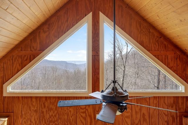 5715 Pleasant Ridge Rd, Sparta, TN 38583