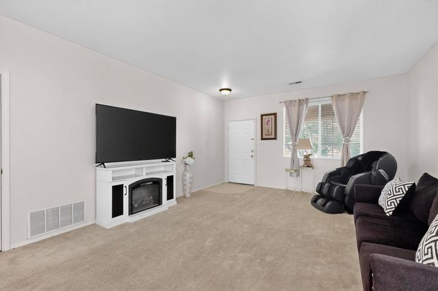 409 Playful Meadows Drive NE, Rio Rancho, NM 87144