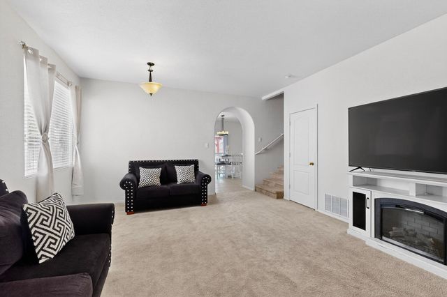 409 Playful Meadows Drive NE, Rio Rancho, NM 87144