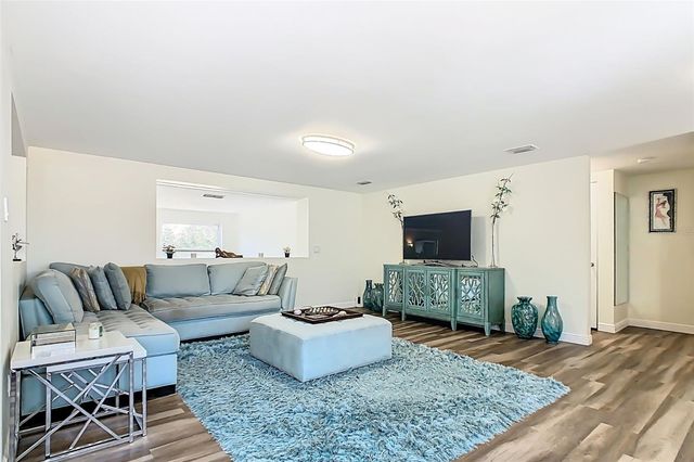 1700 S MILLER ROAD, Valrico, FL 33594