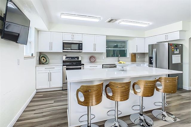 1700 S MILLER ROAD, Valrico, FL 33594