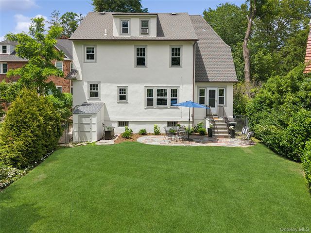 632 Colonial Avenue, Pelham, NY 10803