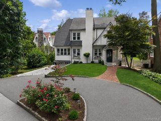 632 Colonial Avenue, Pelham, NY 10803