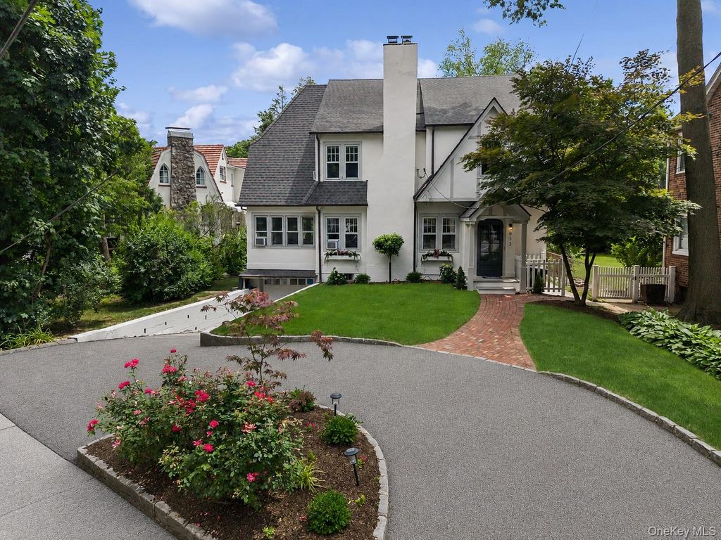 632 Colonial Avenue, Pelham, NY 10803