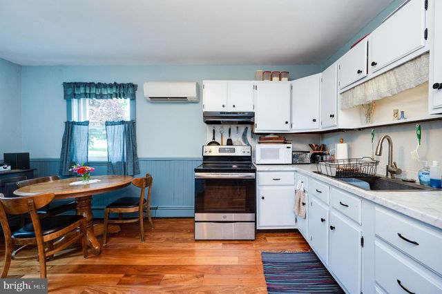724 FULTON ST, Akron, PA 17501