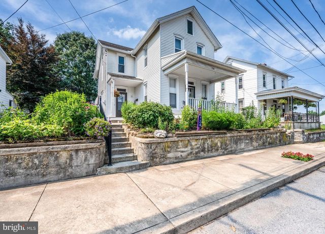724 FULTON ST, Akron, PA 17501