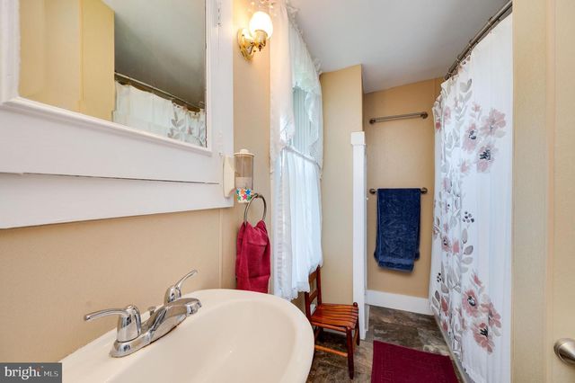 724 FULTON ST, Akron, PA 17501