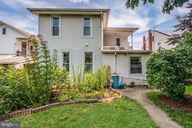 724 FULTON ST, Akron, PA 17501