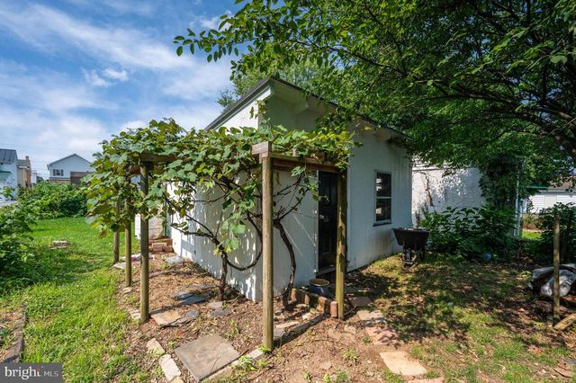 724 FULTON ST, Akron, PA 17501