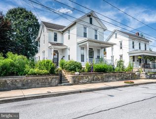 724 FULTON ST, Akron, PA 17501